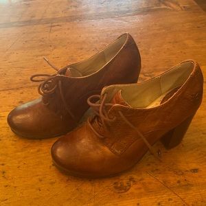 Frye Carson Heel Oxford - 6.5